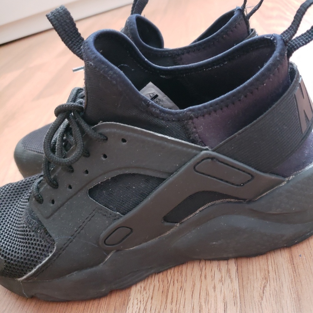 Nike hurache black M 6.5/ W 8